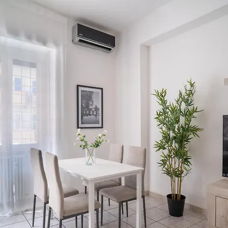 Con Balcone - A 10 Minuti Dalla Metro Appartamento Roma